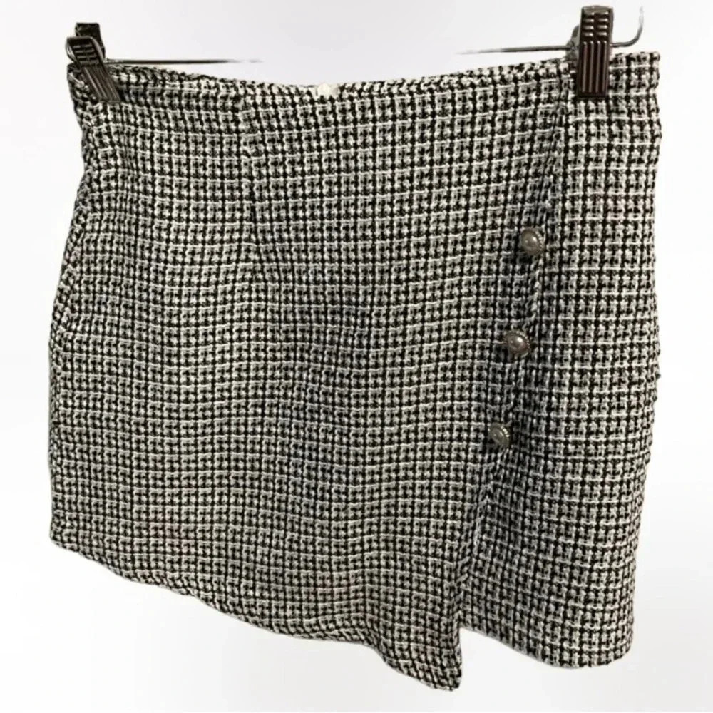 Cupshe tweed faux pearl mini skirt size‎ Small - Picture 3 of 6